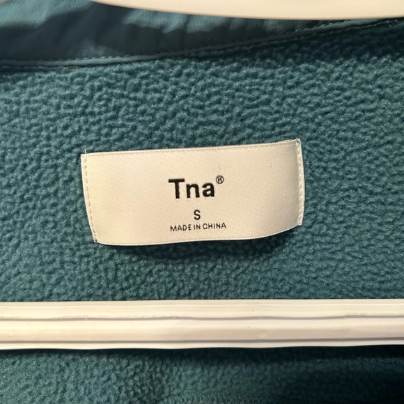 Aritzia TNA fleece - Picture 4 of 4
